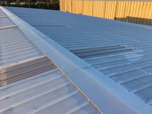 Metal Roofing for Commercial Buildings - JD Roofing Contractors ...